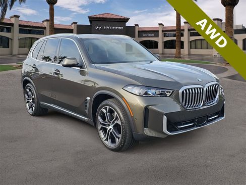 Used 2025 BMW X5 xDrive40i w/ Parking Assistance Package image 2