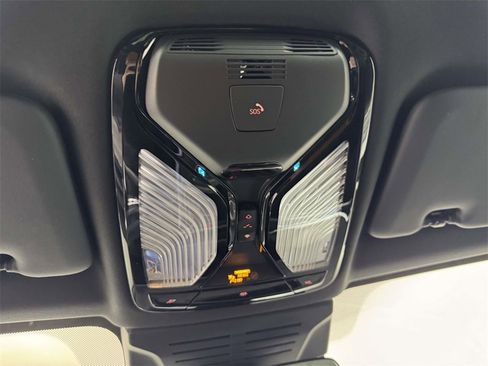 Used 2025 BMW X5 xDrive50e w/ Premium Package image 25