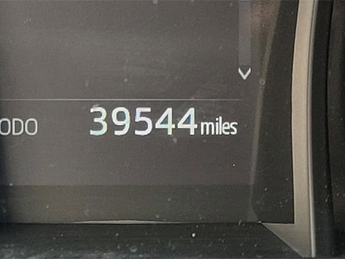 Used 2024 Toyota Camry SE image 30