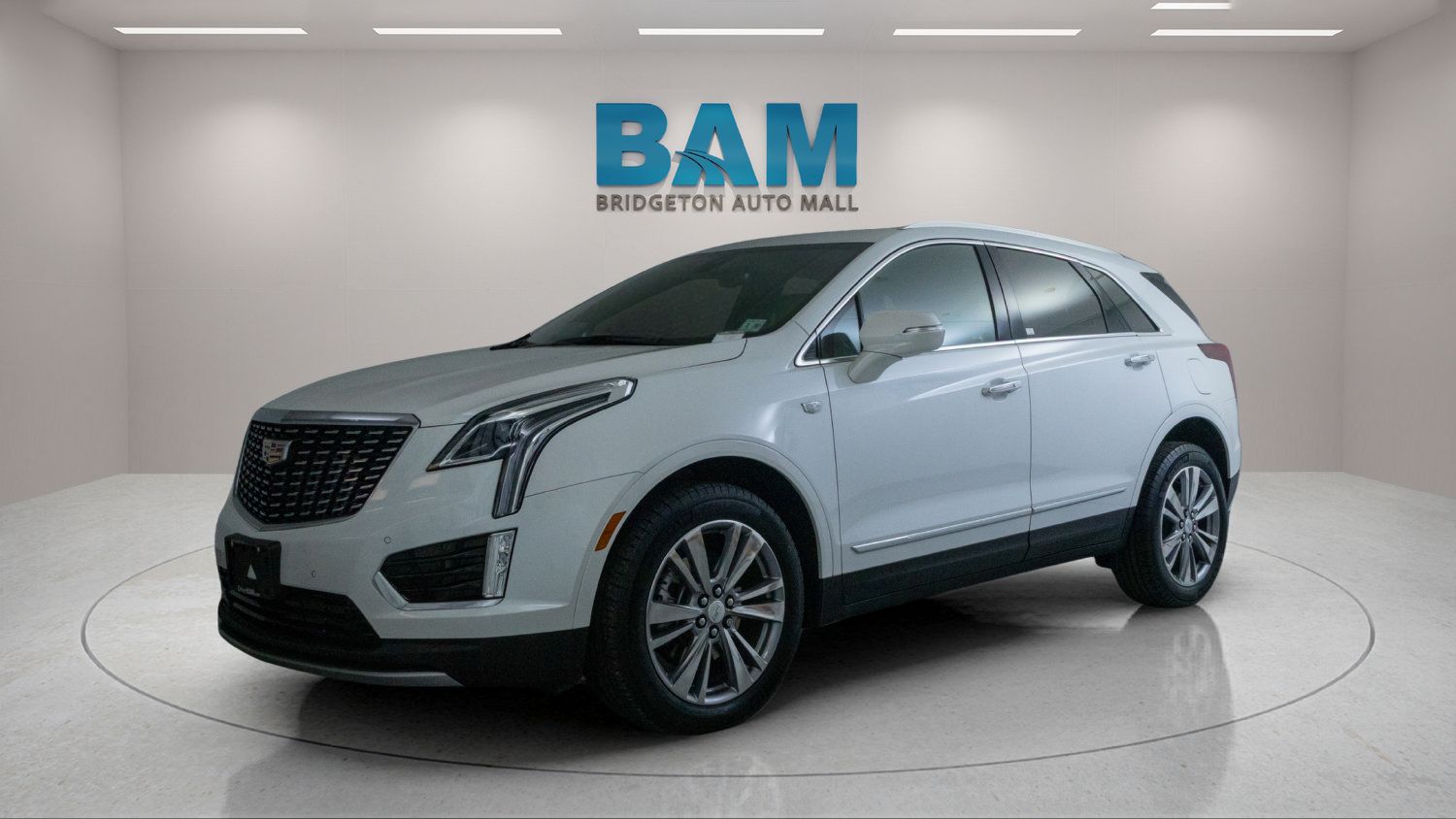 Used 2025 Cadillac XT5 Premium Luxury w/ LPO, Floor Liner Package AWD/4WD image 3