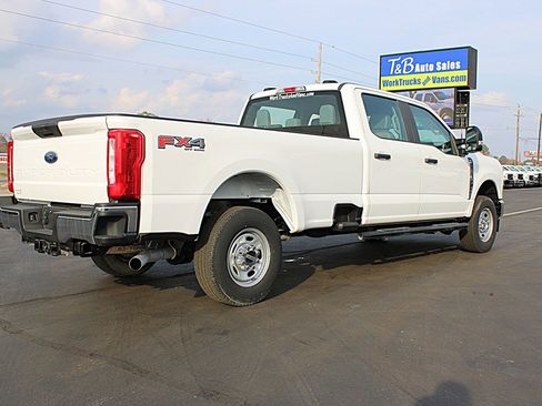 Used 2023 Ford F250 XL w/ FX4 Off-Road Package image 5