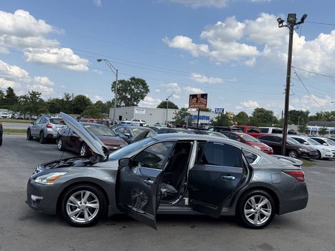 Used 2014 Nissan Altima 2.5 SV FWD image 14