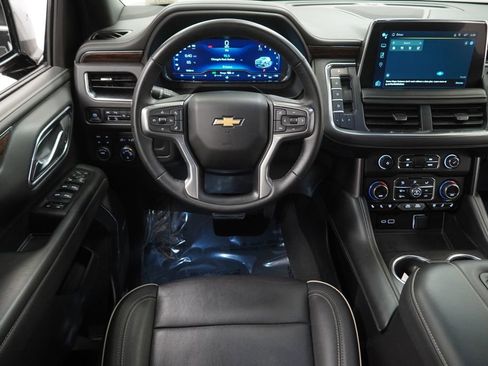 Used 2024 Chevrolet Suburban Premier image 24