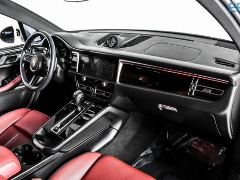 Used 2024 Porsche Macan Base w/ Premium Plus Package image 25