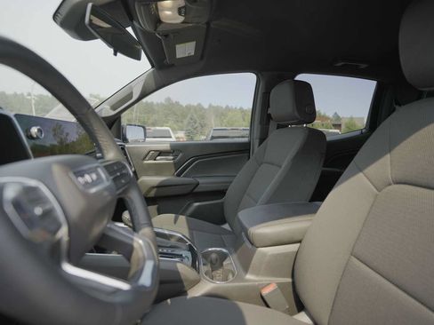 Used 2025 GMC Canyon Elevation AWD/4WD image 14