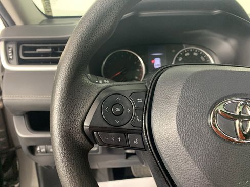 Used 2021 Toyota RAV4 XLE w/ Convenience Package image 18