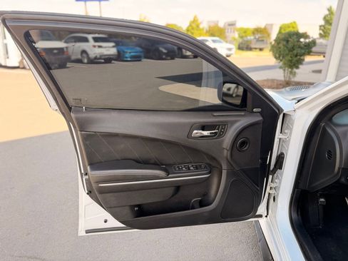 Used 2016 Dodge Charger SRT Hellcat RWD image 15