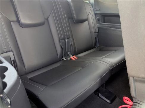 Used 2020 Volkswagen Atlas SE w/ Towing Package image 19