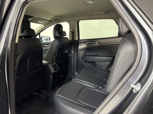 Used 2023 Kia Sportage EX image 17