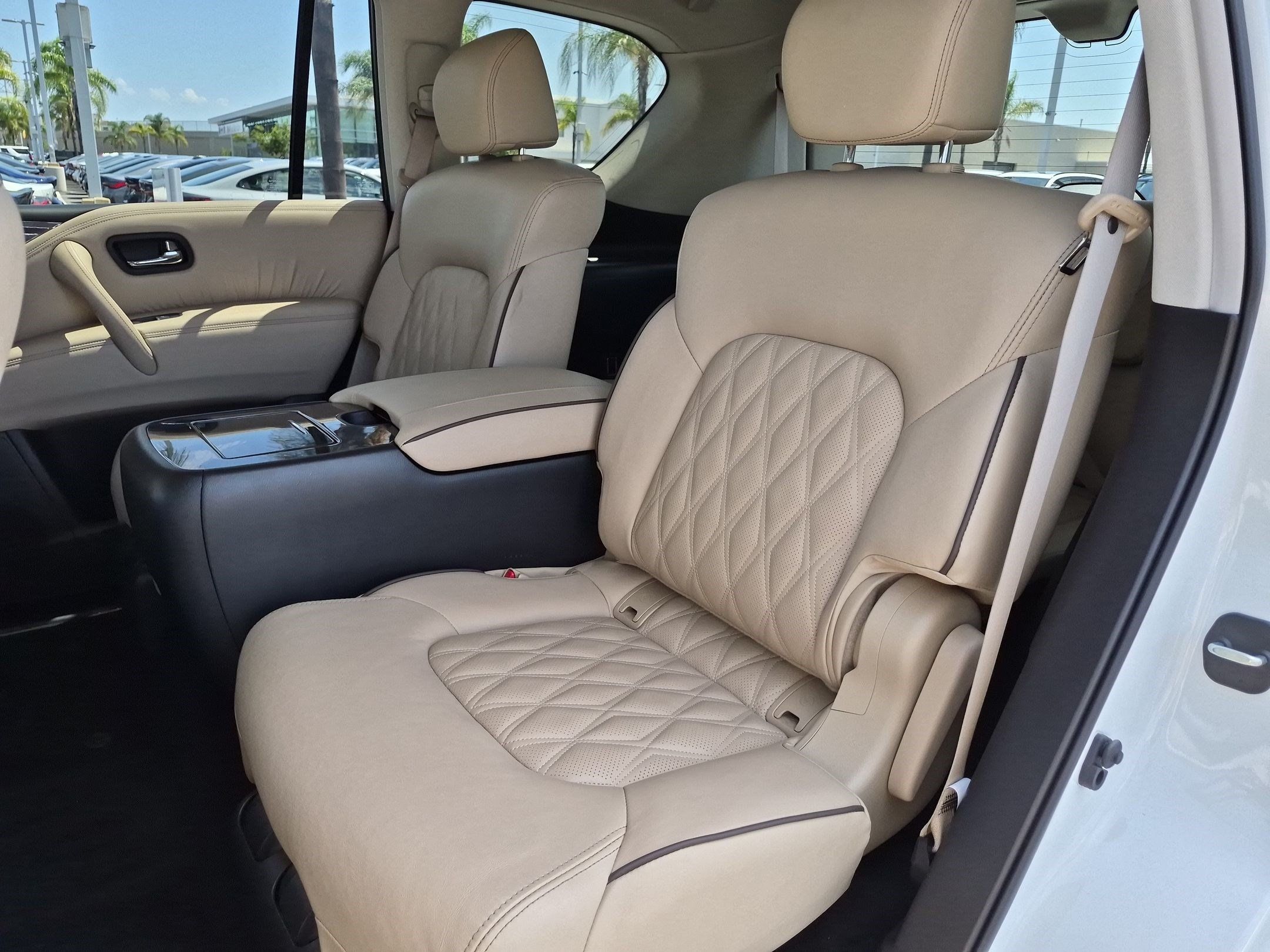 Used 2024 Nissan Armada Platinum w/ Captain's Chairs Package RWD image 31