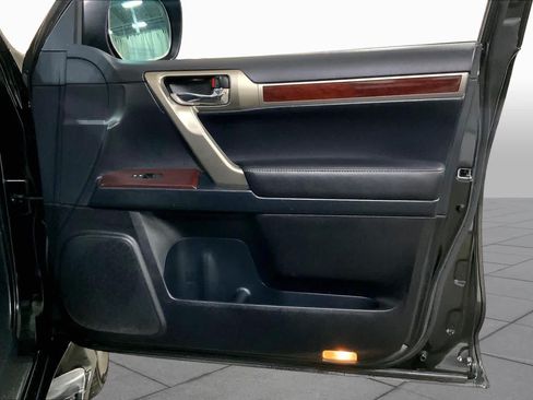 Used 2014 Lexus GX 460 Luxury AWD/4WD image 23