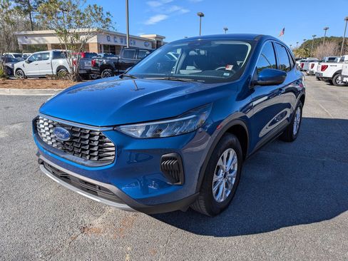 Certified 2023 Ford Escape Active w/ Tech Pack #2 image 9