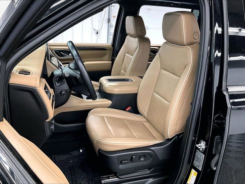 Used 2023 Chevrolet Suburban Premier AWD/4WD image 24
