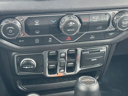 New 2026 Jeep Gladiator Sport image 16