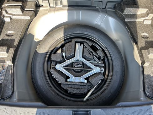 Used 2025 Subaru Forester Premium AWD/4WD image 13