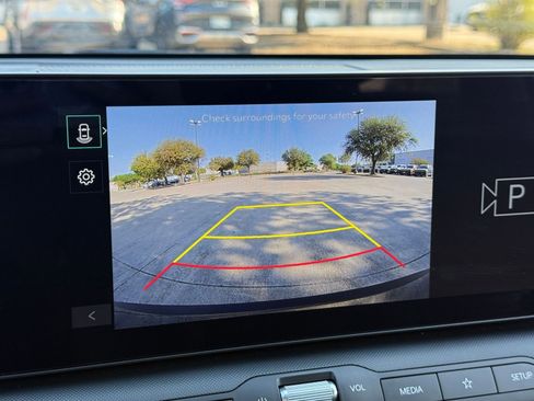 Used 2025 Kia K4 LXS image 24