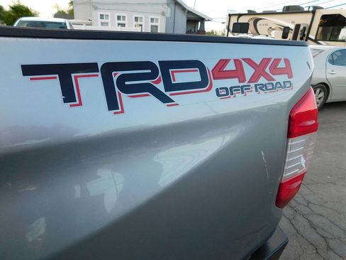 Used 2014 Toyota Tundra SR5 w/ TRD Off Road Package AWD/4WD image 9