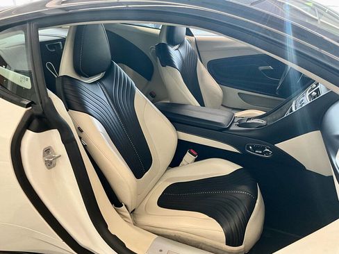 Used 2018 Aston Martin DB11 V12 image 32