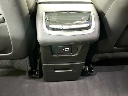 Used 2025 Cadillac XT6 Sport w/ Technology Package AWD/4WD image 30