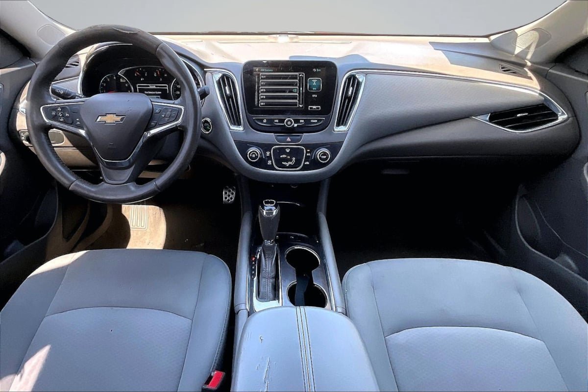 Used 2016 Chevrolet Malibu LT FWD image 16