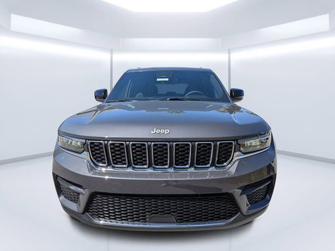 New 2026 Jeep Grand Cherokee Laredo RWD image 7
