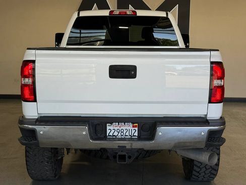 Used 2016 GMC Sierra 2500 SLT w/ Duramax Plus Package AWD/4WD image 5