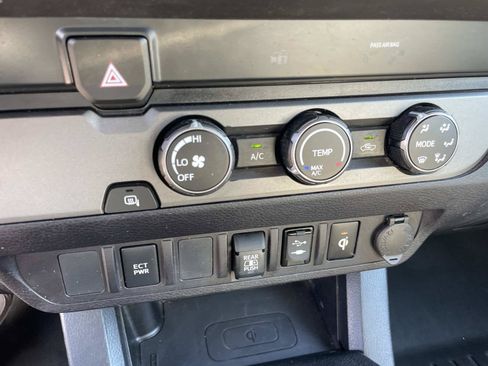 Used 2019 Toyota Tacoma TRD Off-Road RWD image 20