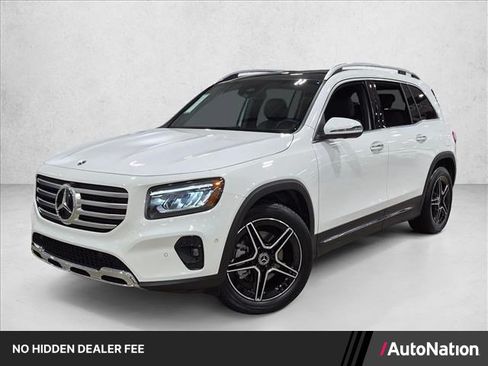 Used 2026 Mercedes-Benz GLB 250 image 1