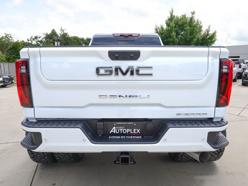 Used 2026 GMC Sierra 3500 Denali Ultimate AWD/4WD image 4
