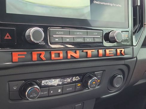 Used 2025 Nissan Frontier PRO-4X w/ Tow Package AWD/4WD image 24