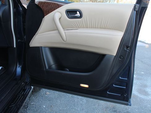 Used 2017 Nissan Armada SL image 19