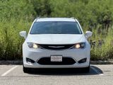 Used 2017 Chrysler Pacifica Touring-L image 3