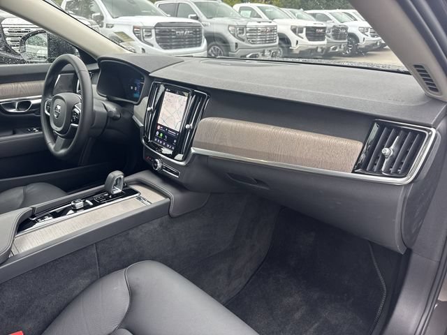 Used 2025 Volvo S90 B6 Plus AWD/4WD image 29