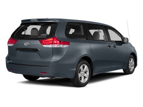 Used 2014 Toyota Sienna XLE image 2
