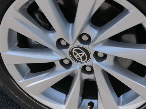 Used 2024 Toyota Camry LE FWD image 11