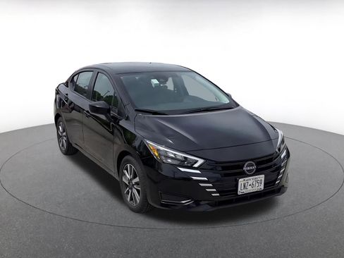 Used 2025 Nissan Versa SV FWD image 3