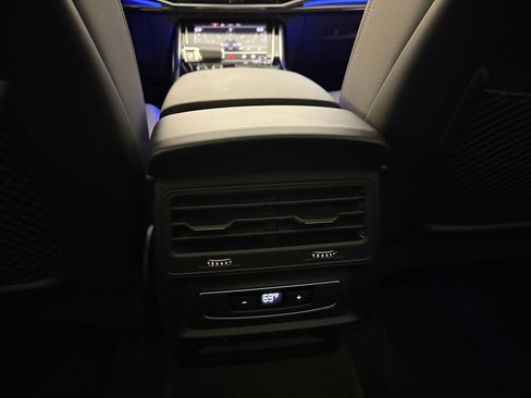 Used 2025 Audi Q7 2.0T Premium w/ Convenience Plus Package AWD/4WD image 28