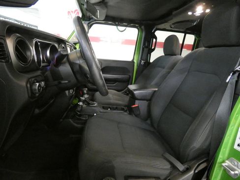 Used 2019 Jeep Wrangler Unlimited Sport AWD/4WD image 9
