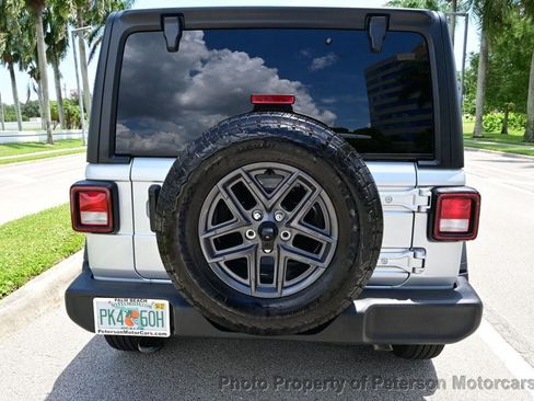 Used 2024 Jeep Wrangler Sport AWD/4WD image 4
