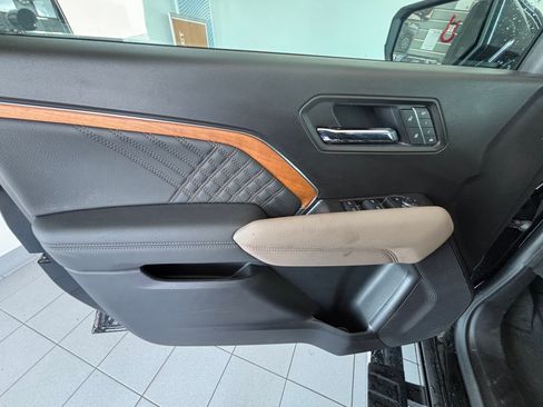 Used 2025 GMC Canyon Denali AWD/4WD image 10