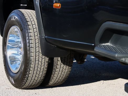 Used 2023 Chevrolet Silverado 3500 LTZ w/ LTZ Convenience Package image 8