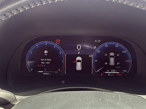 Used 2023 Toyota Highlander Platinum FWD image 23