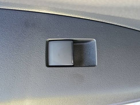 Used 2024 Toyota Corolla SE w/ SE Package FWD image 19