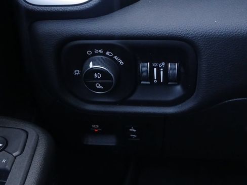 Used 2025 RAM 1500 Lone Star AWD/4WD image 12