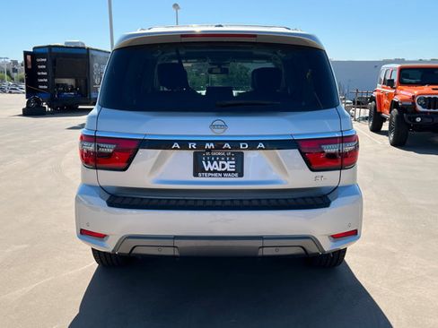 Used 2023 Nissan Armada SL w/ Captain's Chairs Package AWD/4WD image 4