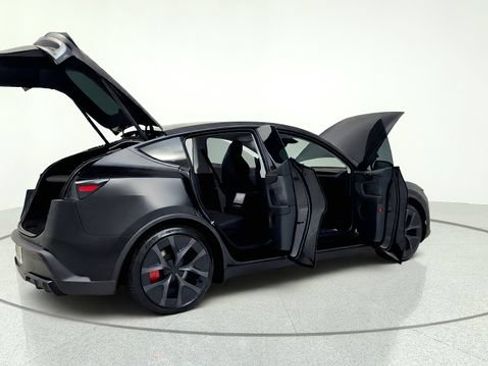 Used 2026 Tesla Model Y Performance AWD/4WD image 19