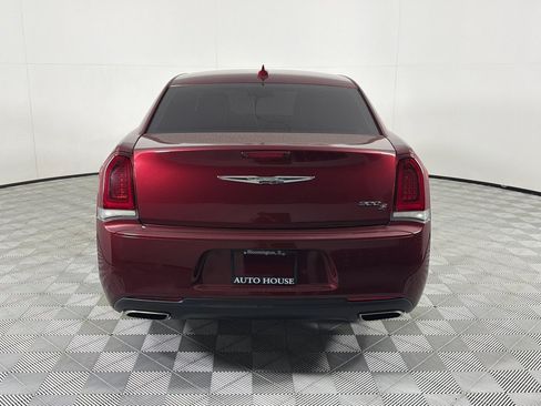 Used 2019 Chrysler 300 S RWD image 4
