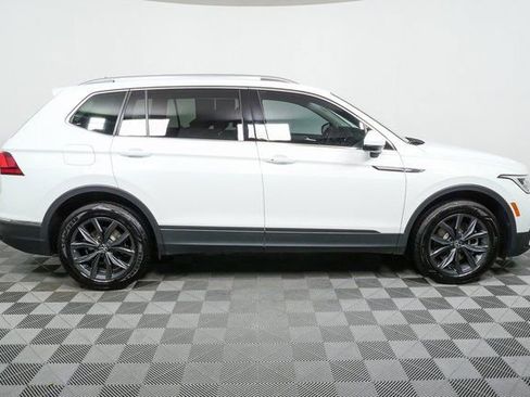 Certified 2022 Volkswagen Tiguan SE image 20