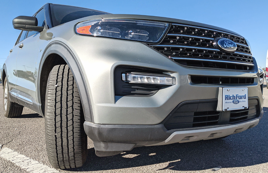 Used 2020 Ford Explorer XLT w/ Equipment Group 202A AWD/4WD image 23