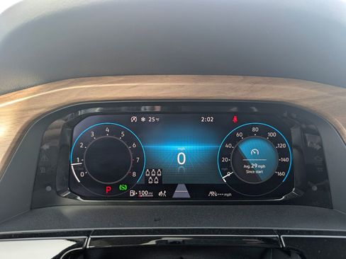 Used 2024 Volkswagen Atlas SE image 16